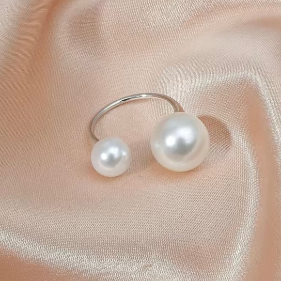 Silver Plated Faux Pearl Cuff  Elegant Ring - Picture 2 of 7